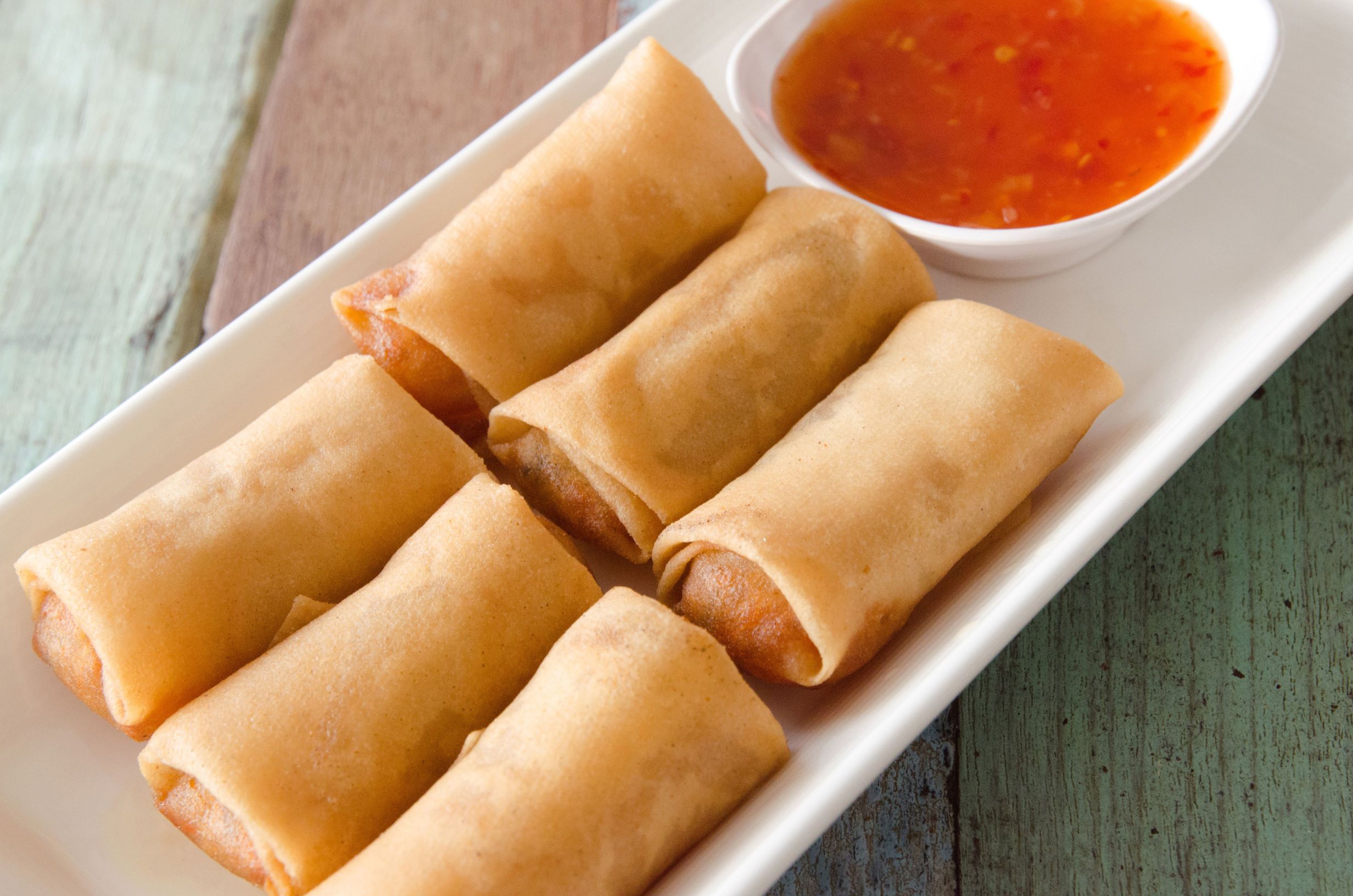 https://www.gourmetkitcheninc.com/wp-content/uploads/2012/05/I1044-Buffalo-Chicken-Spring-Roll.jpg